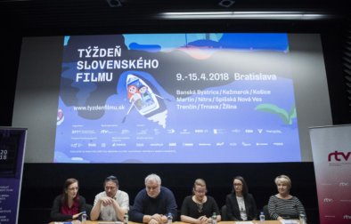 Na snímke zľava tlaèová tajomníèka Slovenského filmového ústavu Simona Nôtová, programový dramaturg Týdòa slovenského filmu Miroslav Ulman, prezident Slovenskej filmovej a televíznej akadémie Martin ulík, výkonna producentka Týdòa slovenského filmu Mirka Grimaldi, riadite¾ka Jednotky STV Zuzana Hudecová, riadite¾ka LITA Magdaléna Debnárová poèas tlaèovej konferencie Slovenskej filmovej a televíznej akadémie, Rozhlasu a televízie Slovenska a Slovenského filmového ústavu pri príleitosti prehliadky Týdeò slovenského filmu. V Bratislave 27. marca 2018. FOTO