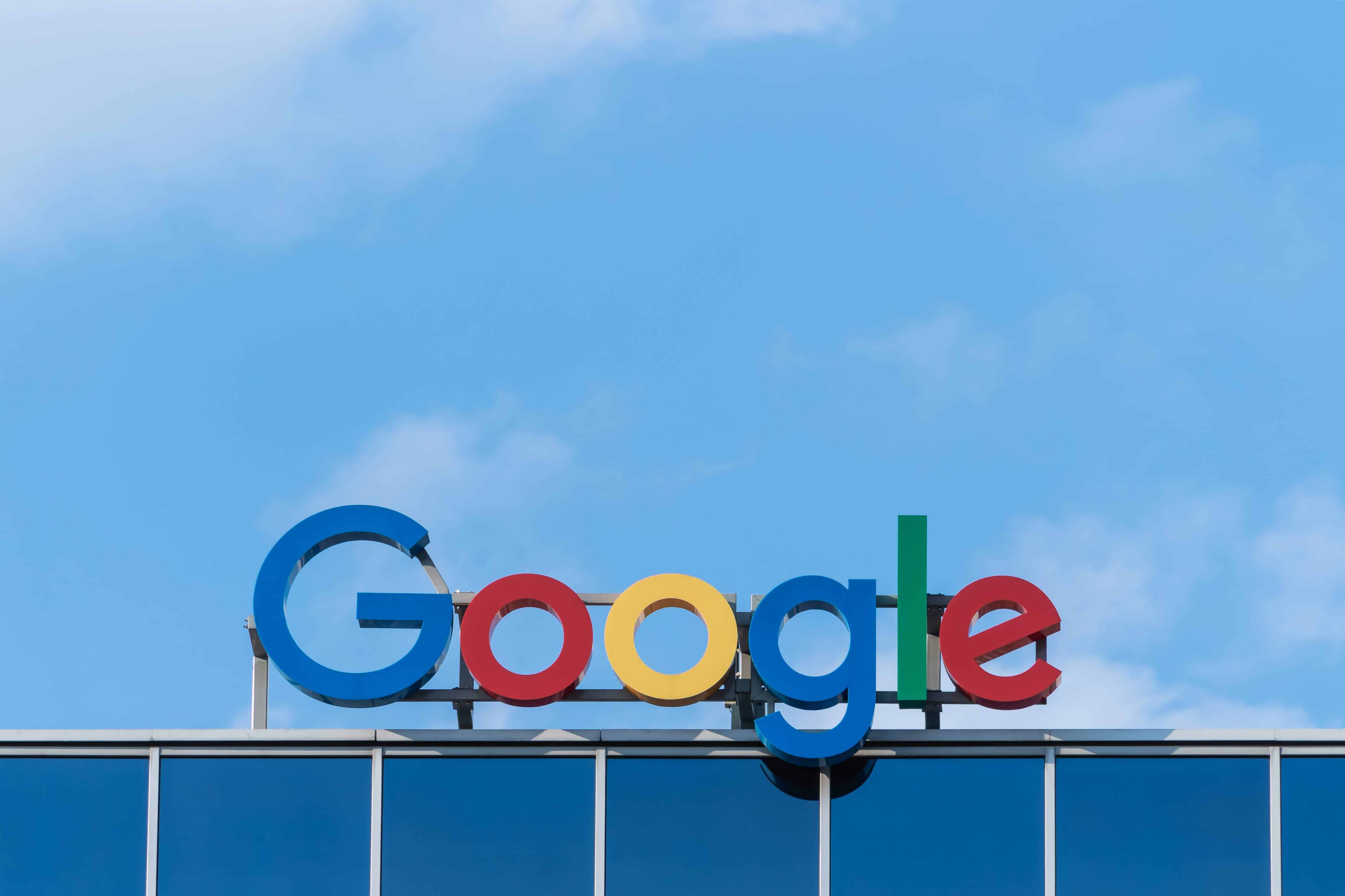 google dnes oslavuje 20 rokov! - pawel czerwinski 710838 unsplash - Google dnes oslavuje 20 rokov!