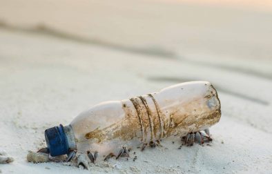 Je recyklácia riešenie problému s plastovým odpadom?