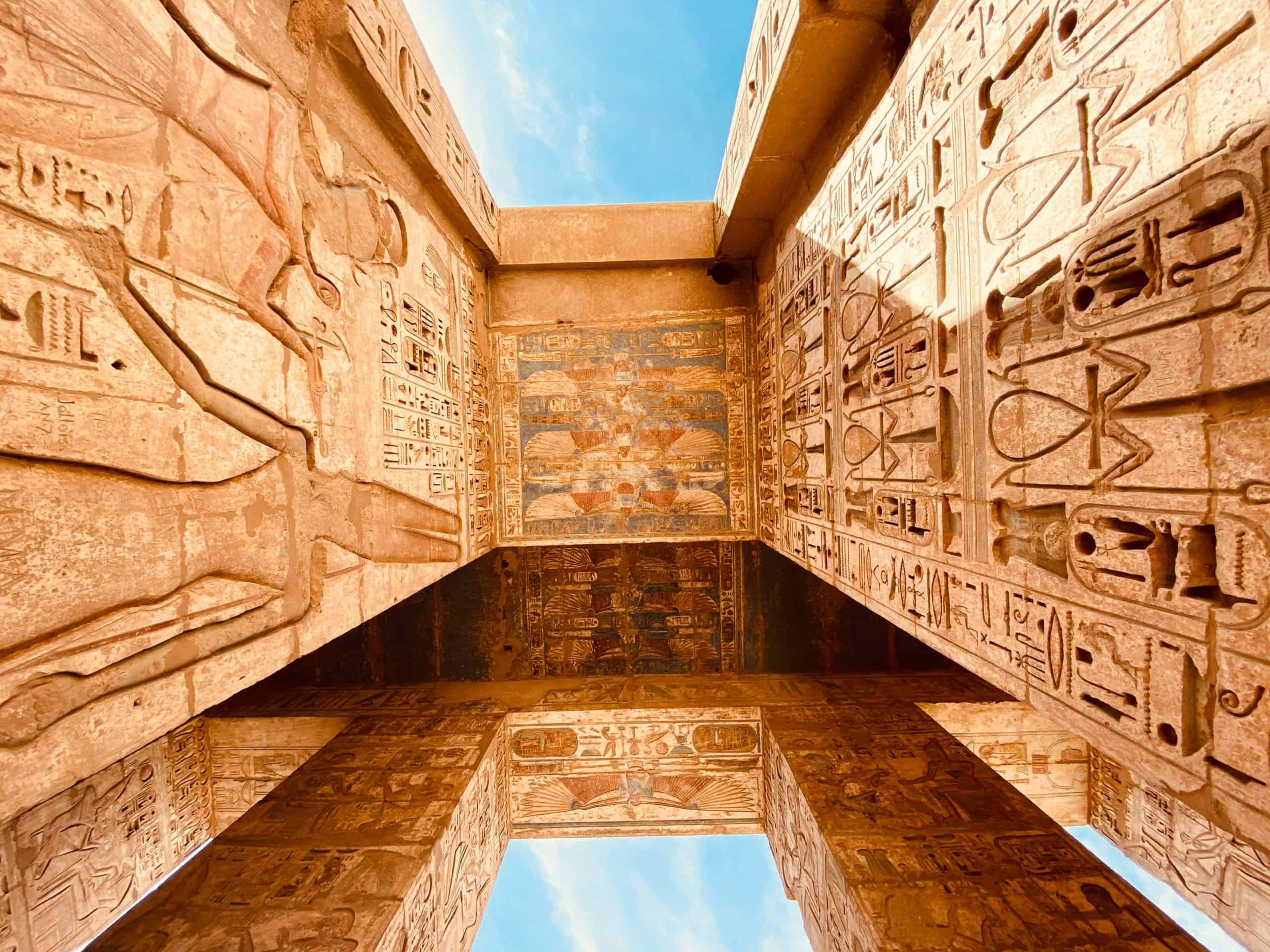 egypt - mo gabrail iuC3w8mLDcs unsplash scaled - Do Egypta sa oplatí cestovať kvôli krásnemu moru a fascinujúcej histórii