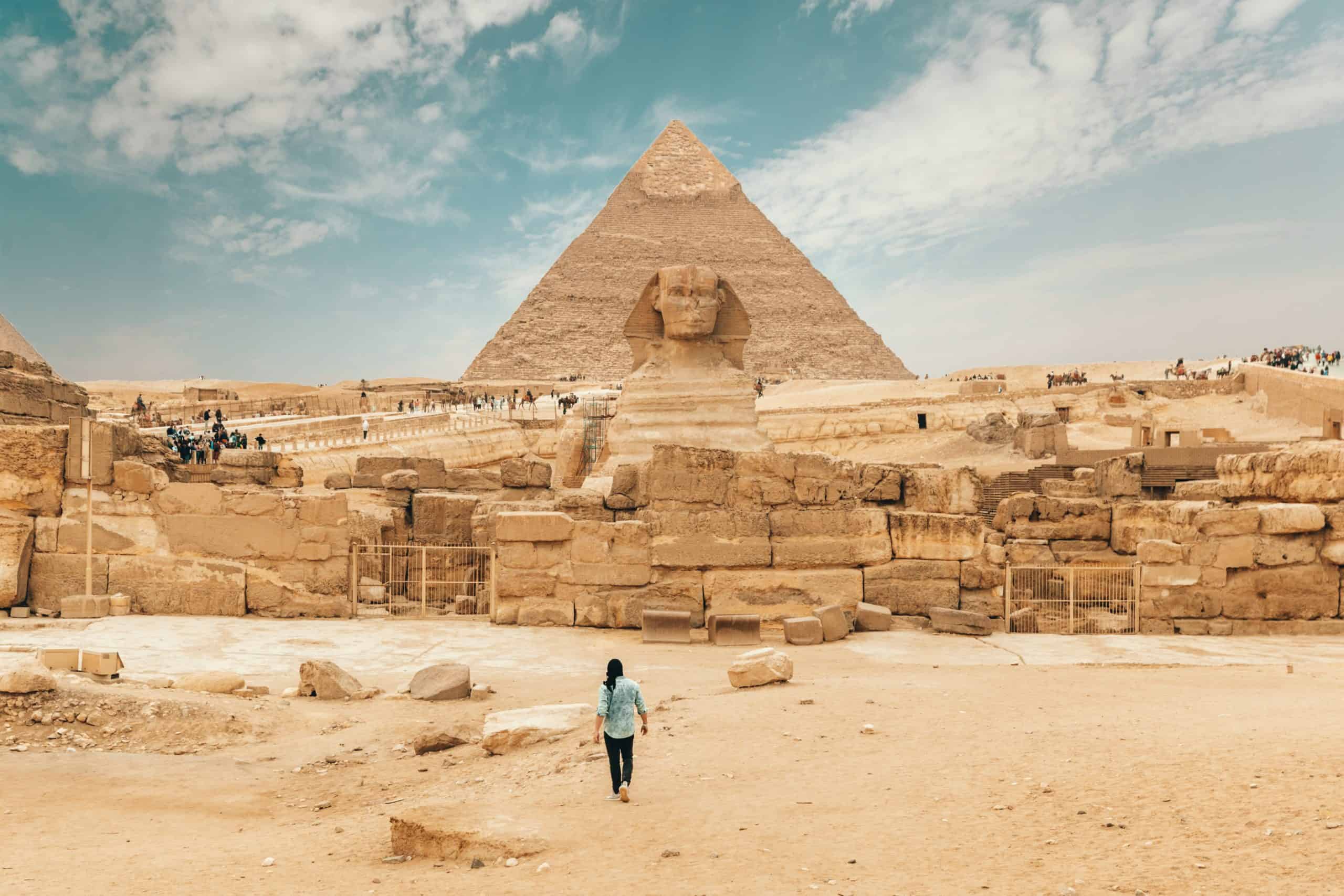 Autor: Spencer Davis egypt - spencer davis ONVA6s03hg8 unsplash scaled - Do Egypta sa oplatí cestovať kvôli krásnemu moru a fascinujúcej histórii
