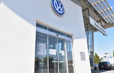 Ilustračná snímka, predajňa  automobilov. Foto: TASR