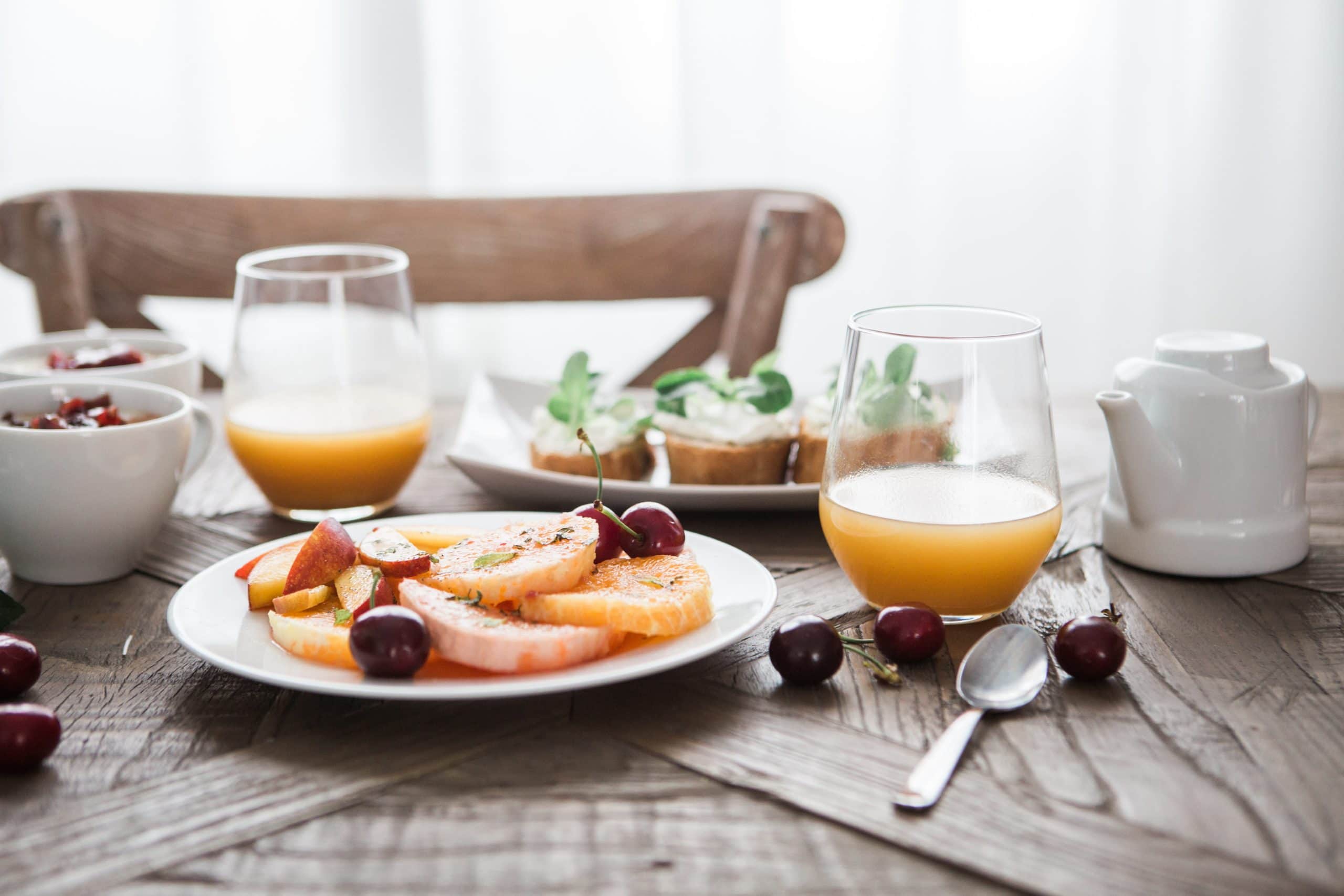 raňajky - brooke lark IDTEXXXfS44 unsplash scaled - Sú raňajky naozaj najdôležitejším jedlom dňa?