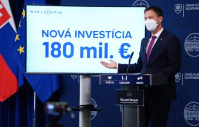 Predseda vlády SR Eduard Heger počas tlačovej konferencie o novej investícii v trnavskej automobilke Stellantis. Bratislava 28. jún 2021. (Foto: SITA/Úrad vlády SR)