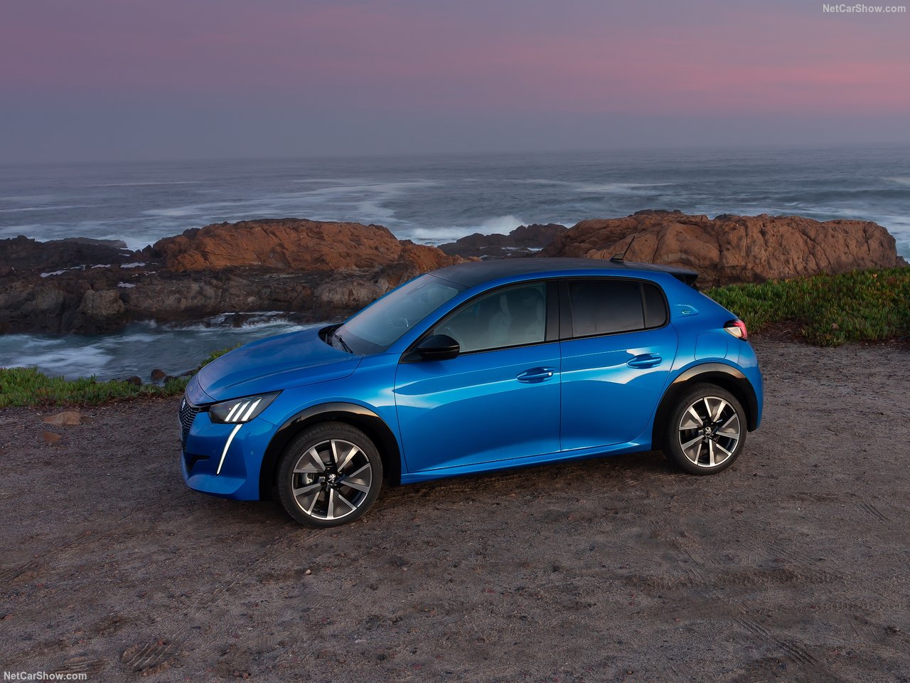 - 1 1 1 - TEST Peugeot e208 GT: Malý, a zimy sa nebojí